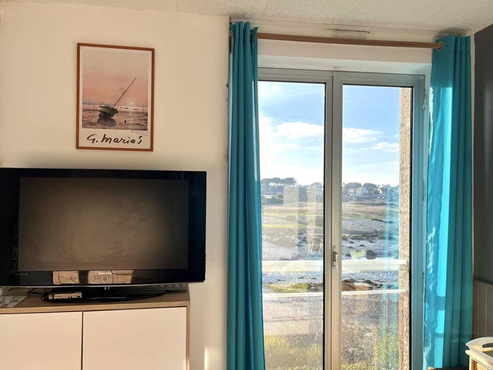 Studio 2 personnes VUE SUR MER au Port de Ploumanac'h PERROS-GUIREC - Réf 877 Apartment in Perros-Guirec