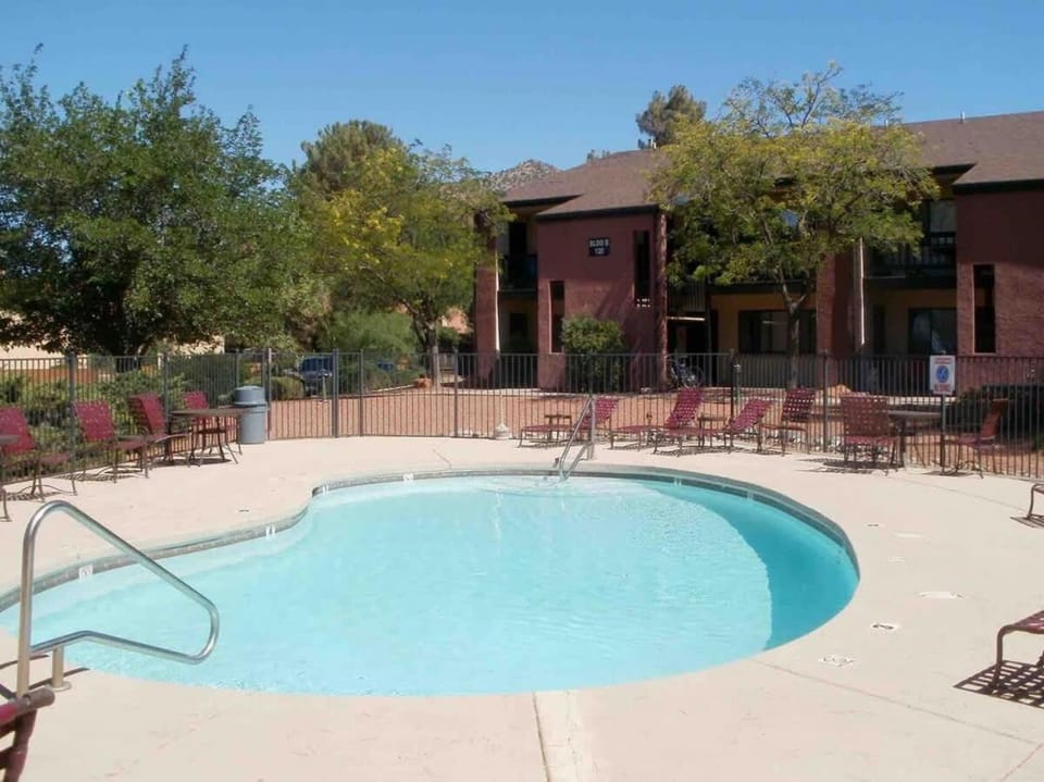La Casa De Camilla House in Village of Oak Creek