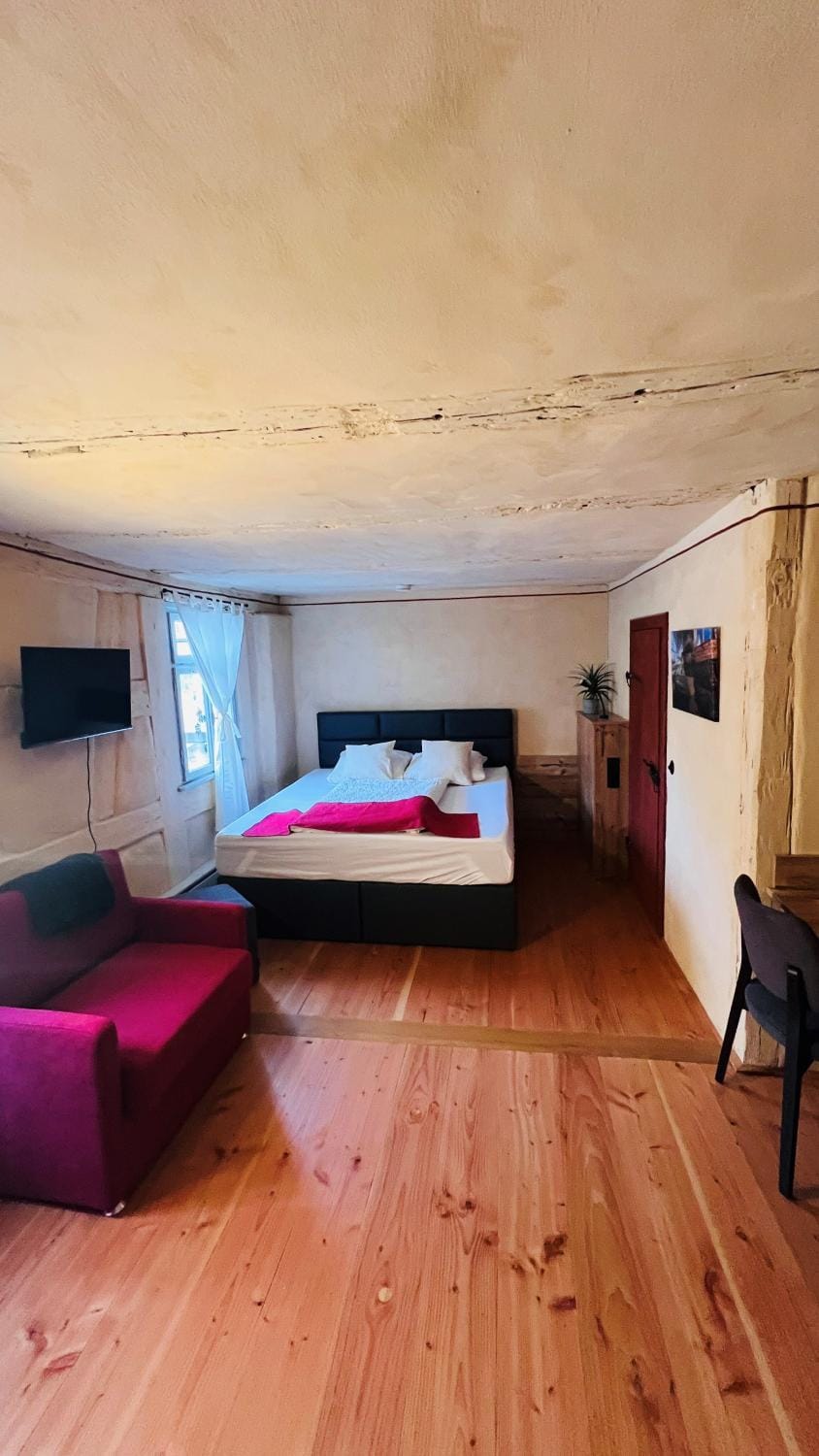 Genusspur - Schiefer Salon Apartment in Fürth