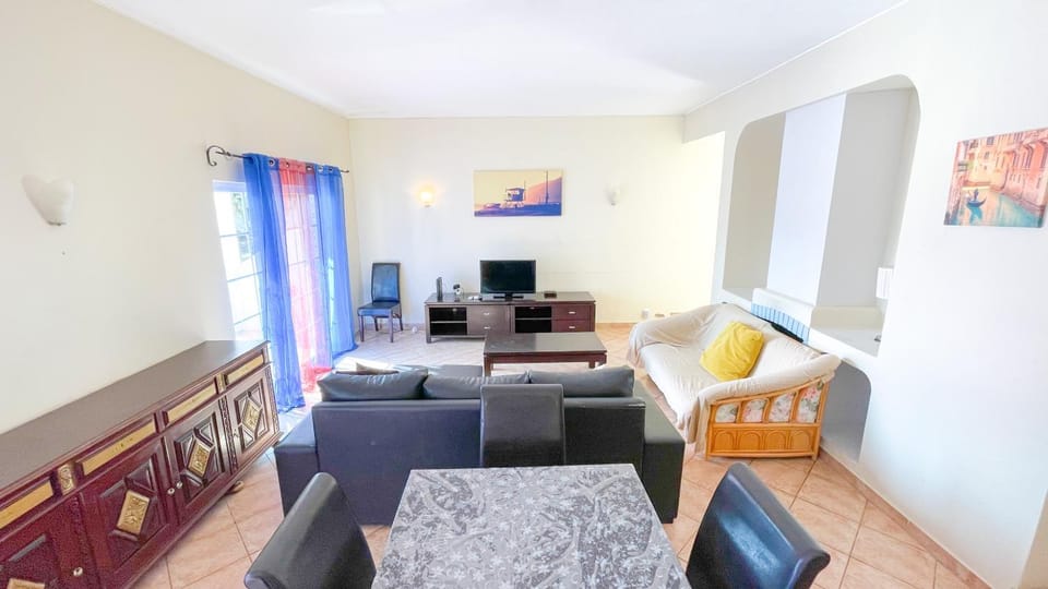 TV and multimedia, Living room, Dining area