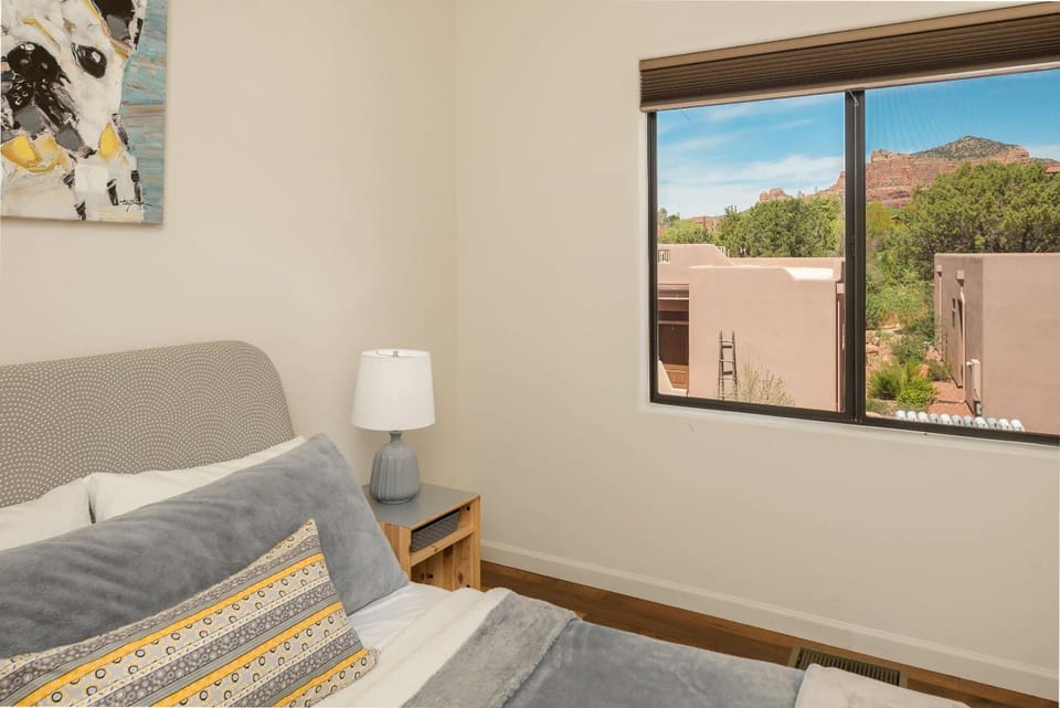 Eco-Friendly Townhome in Sedona Nature House in Village of Oak Creek