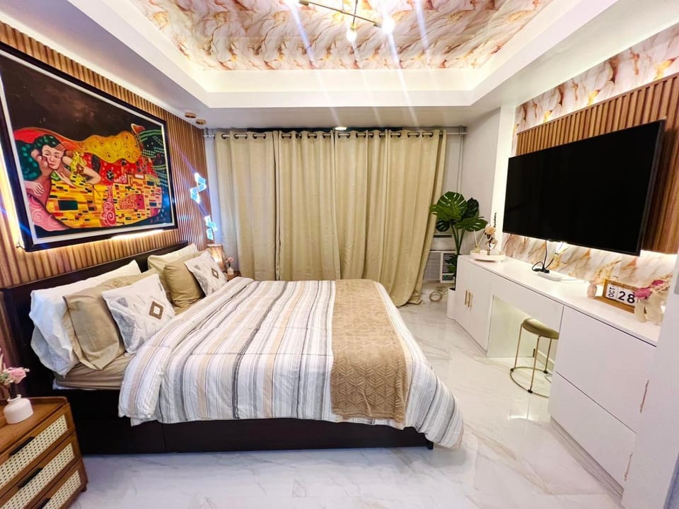 Paris Hilton Beach Resort Apartment in Las Pinas