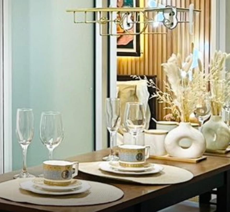 Paris Hilton Beach Resort Apartment in Las Pinas