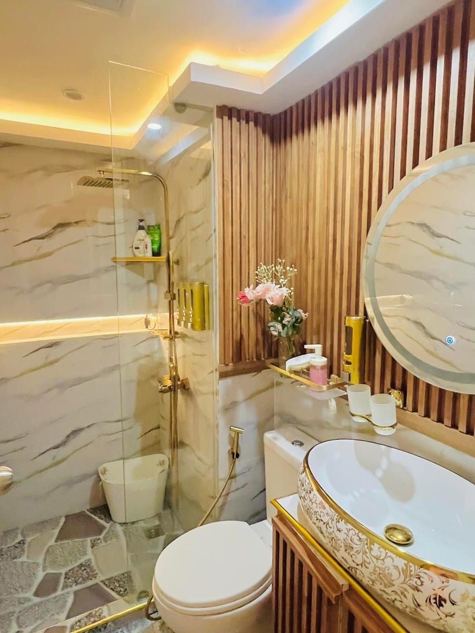 Paris Hilton Beach Resort Apartment in Las Pinas