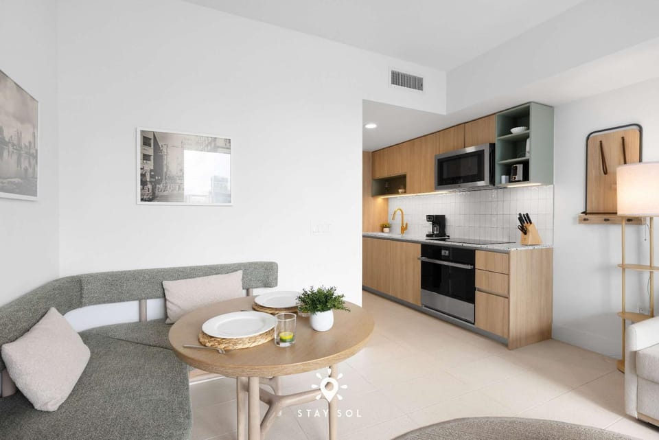 1BR Apartment - Pool & Gym Apartment in Miami