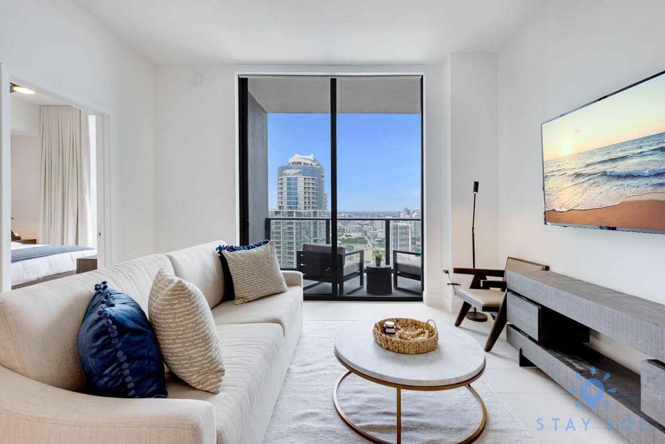 Best Stay - City Views Gym & Pool Apartment in Miami