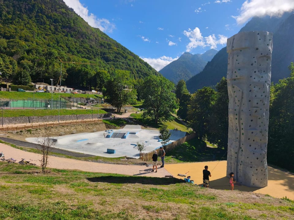 Studio vue montagnes RDC piscine Apartment in Cauterets