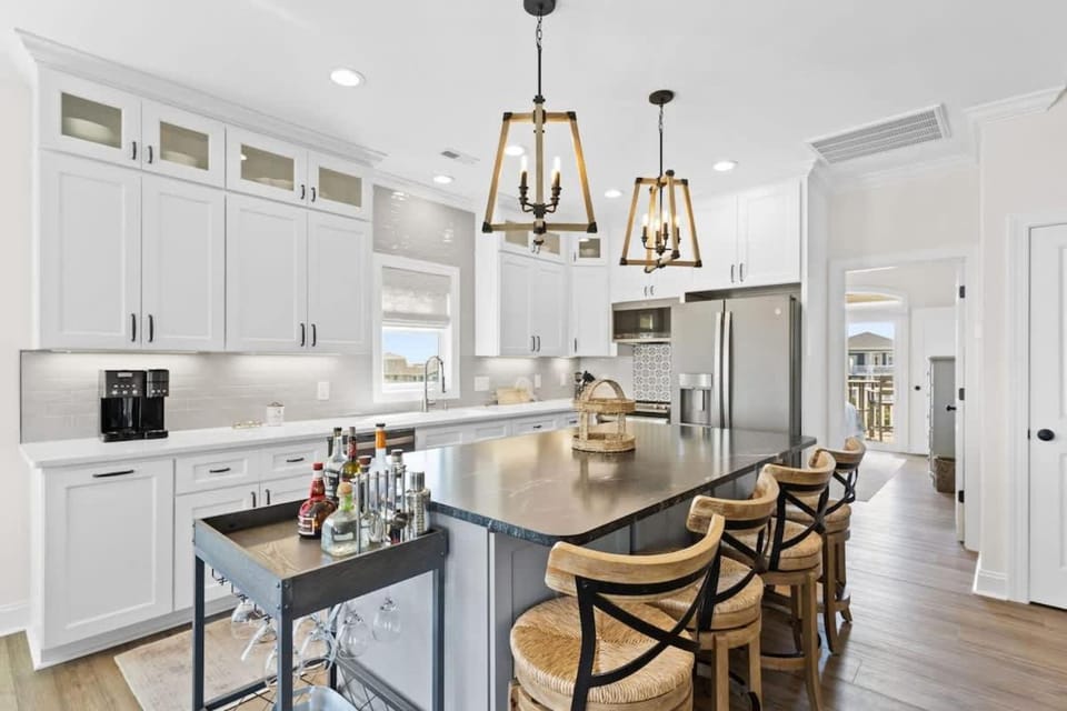 A Shore Thing at Ocean Isle Beach, 5 bedroom 5 bathroom, private pool and spa House in Ocean Isle Beach