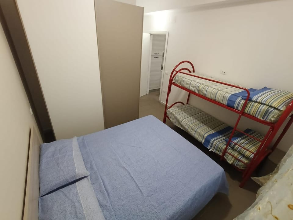 Bed, Bedroom, bunk bed