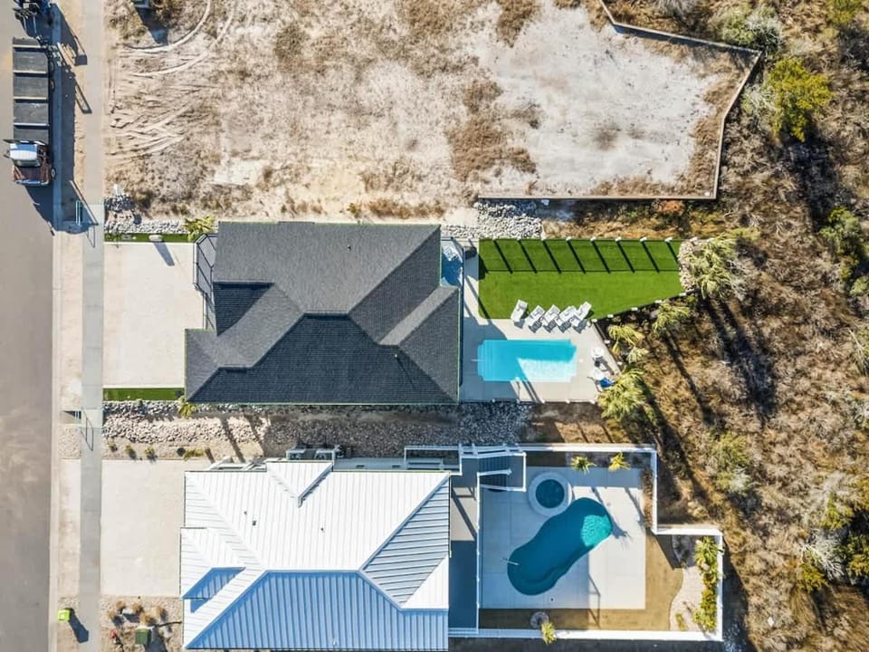 The Grand View 5bedrooms 5 Ba, Elevator, Heated Pool House in Ocean Isle Beach