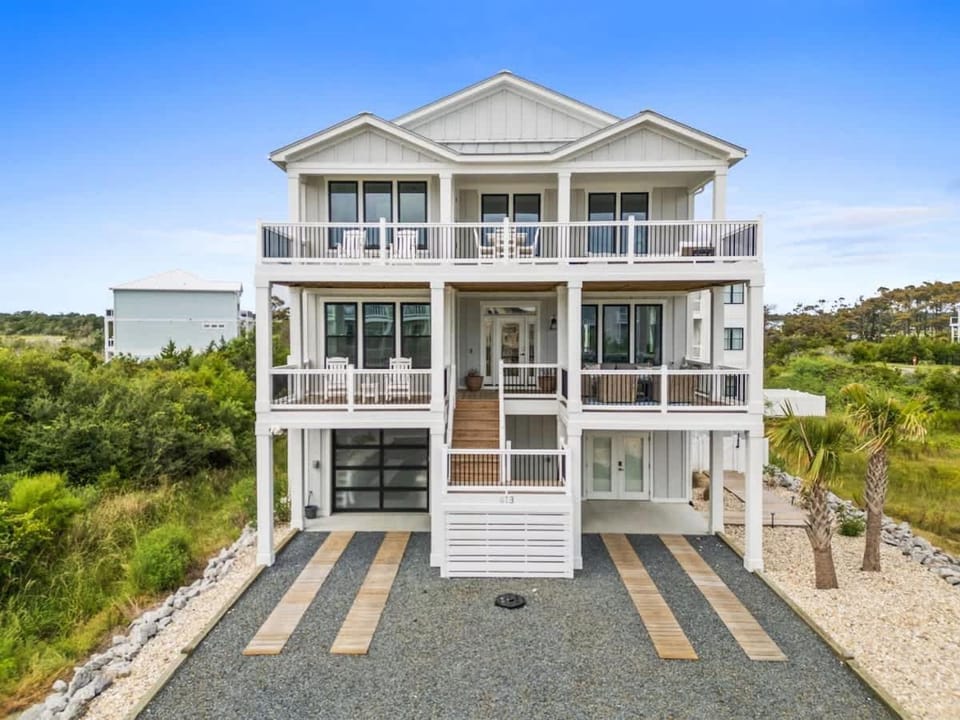 Second Wind by Brunswick Vacation Rentals- OIB 5BR with Pool, Spa & Putting Green House in Ocean Isle Beach