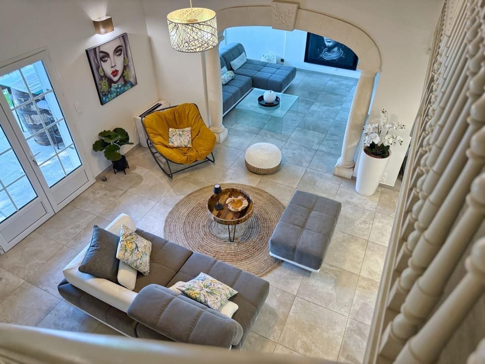 Villa Prestige 5 étoiles & T1, Piscine, Jacuzzi, cinéma & Vue Villa in Marseille