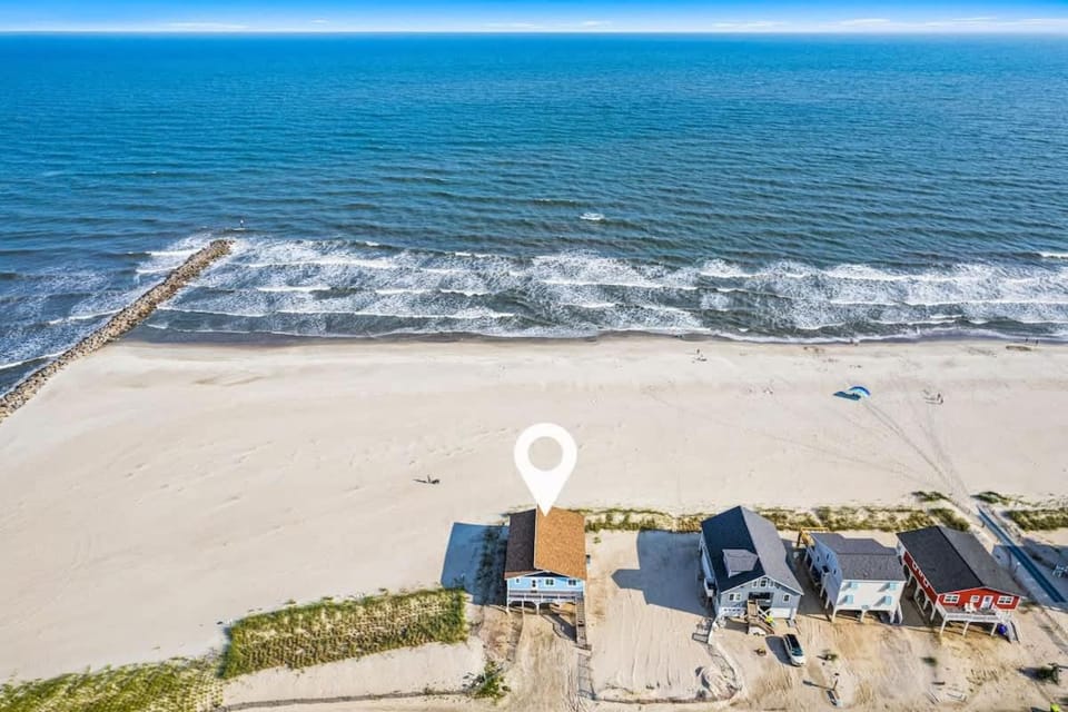 Ocean Front, Pet Friendly with AMAZING Views in Ocean Isle Beach House in Ocean Isle Beach