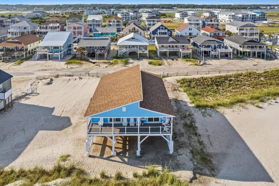 Ocean Front, Pet Friendly with AMAZING Views in Ocean Isle Beach House in Ocean Isle Beach