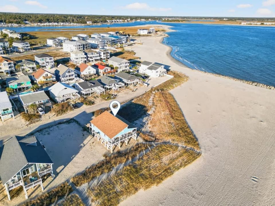 Ocean Front, Pet Friendly with AMAZING Views in Ocean Isle Beach House in Ocean Isle Beach
