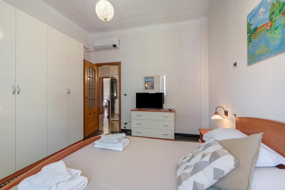 Living room, Bedroom