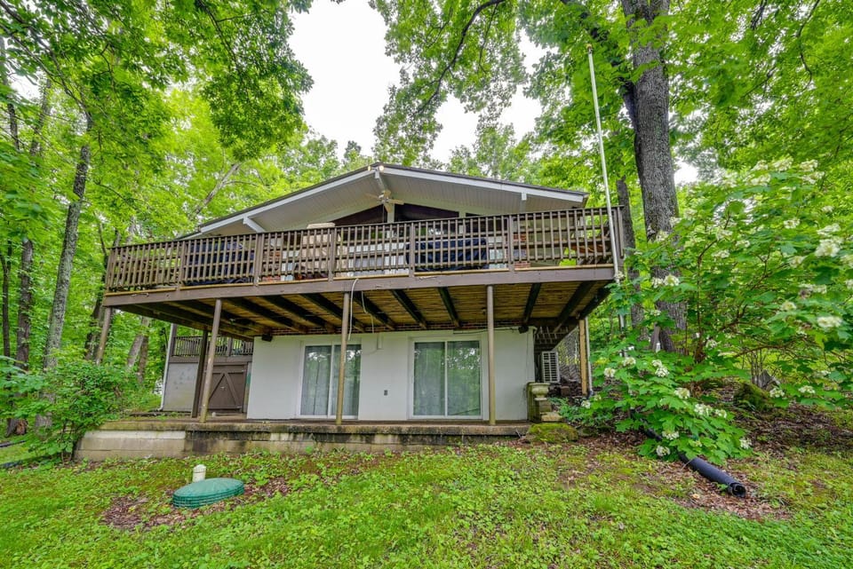 Waterfront Nolin Lake Gem: Guest House & Balcony House in Nolin Lake