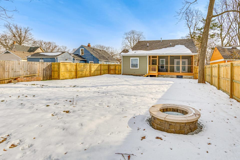 Chic ‘SoBro Charmer’ w/ Covered Porch! House in Indianapolis