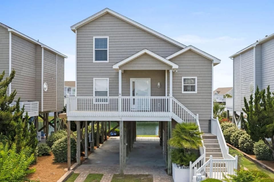 My Happy Place by Brunswick Vacation Rentals- Cottage with Community Pool & Views House in Ocean Isle Beach