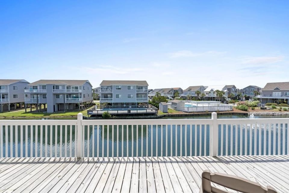 My Happy Place by Brunswick Vacation Rentals- Cottage with Community Pool & Views House in Ocean Isle Beach