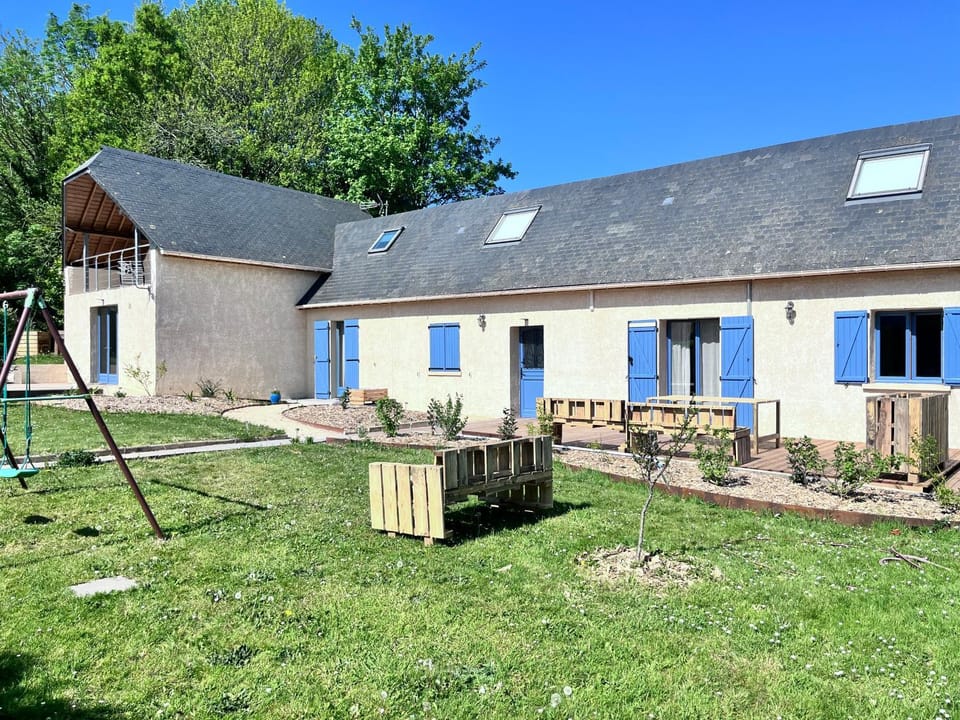 Property building, Garden view