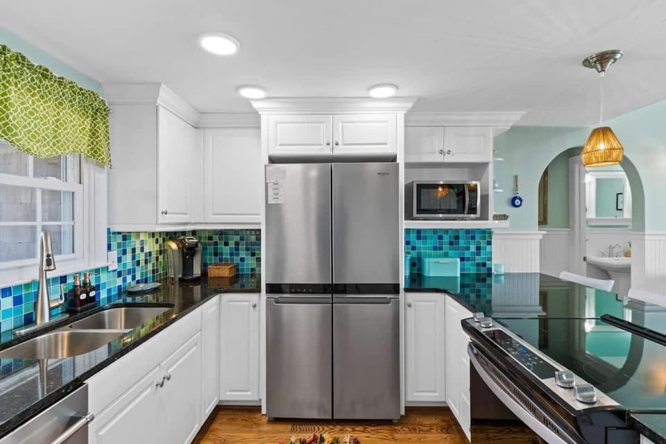 Dogtors Inn by Brunswick Vacation Rentals- Oceanfront 3BR Home and Pet Friendly House in Ocean Isle Beach