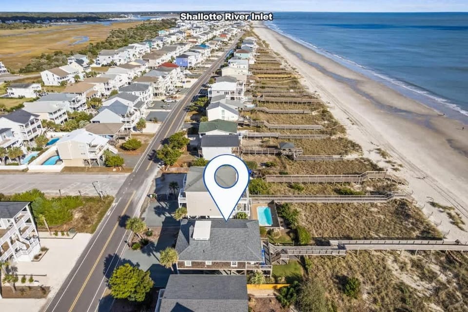 Dogtors Inn by Brunswick Vacation Rentals- Oceanfront 3BR Home and Pet Friendly House in Ocean Isle Beach