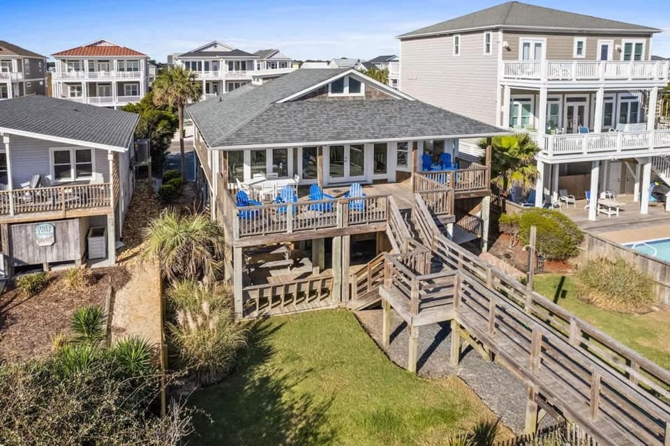 Dogtors Inn by Brunswick Vacation Rentals- Oceanfront 3BR Home and Pet Friendly House in Ocean Isle Beach