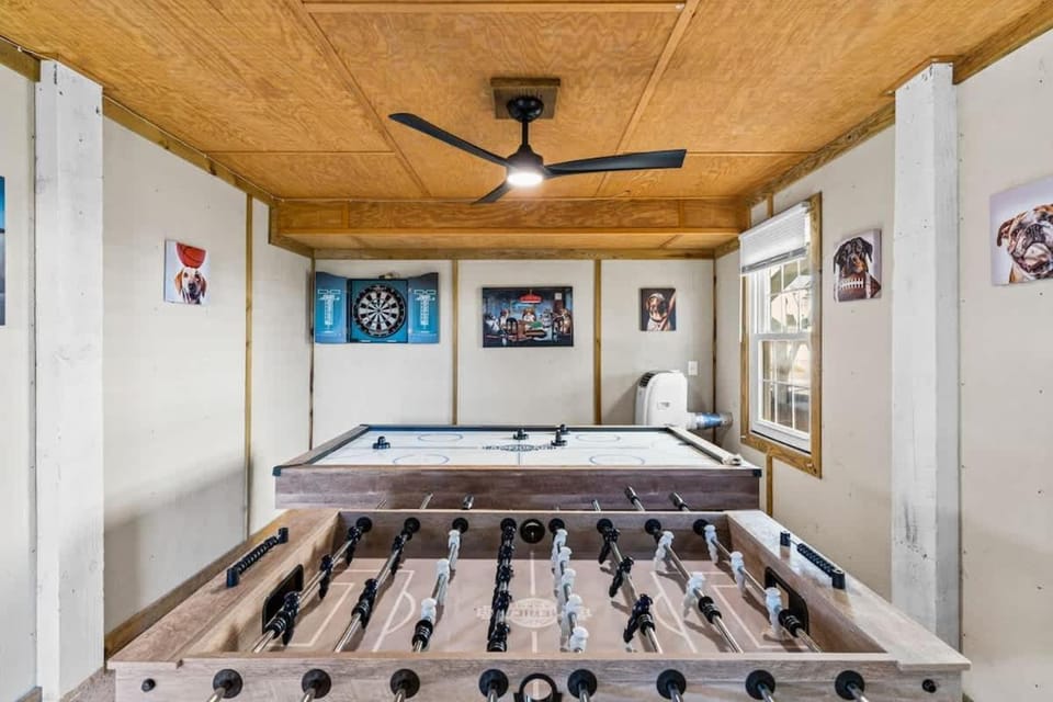 Dogtors Inn by Brunswick Vacation Rentals- Oceanfront 3BR Home and Pet Friendly House in Ocean Isle Beach