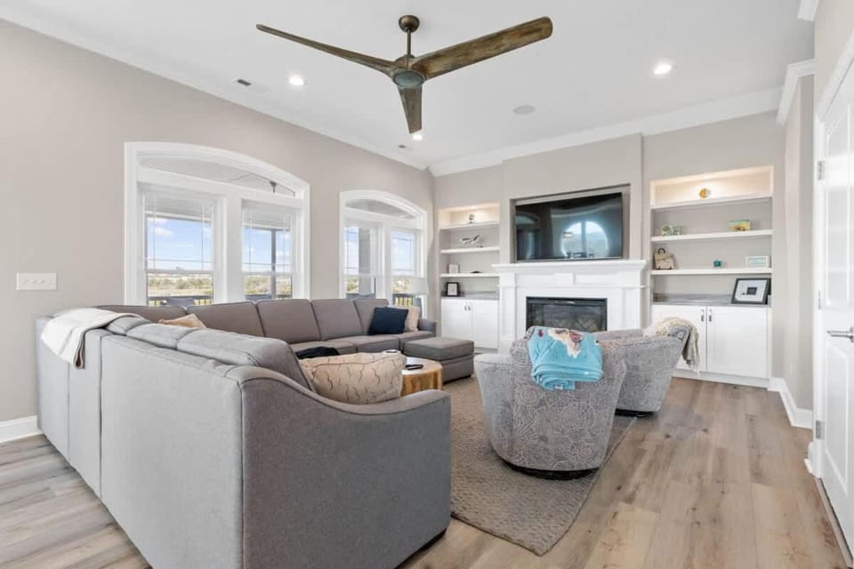 Coastal Sunset - private heated pool, spa, close walk to the beach House in Ocean Isle Beach