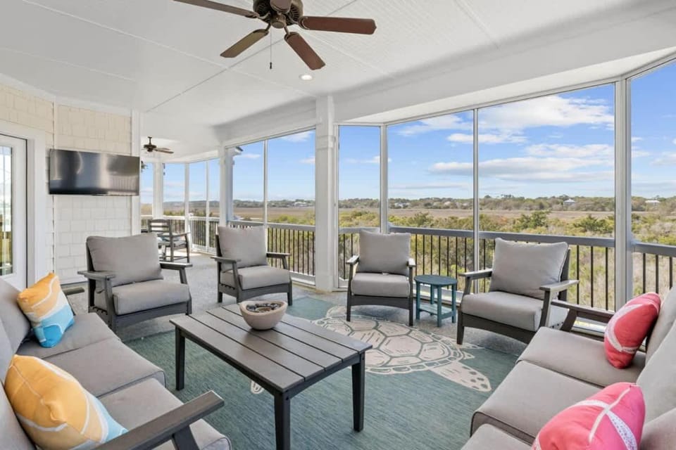 Coastal Sunset - private heated pool, spa, close walk to the beach House in Ocean Isle Beach