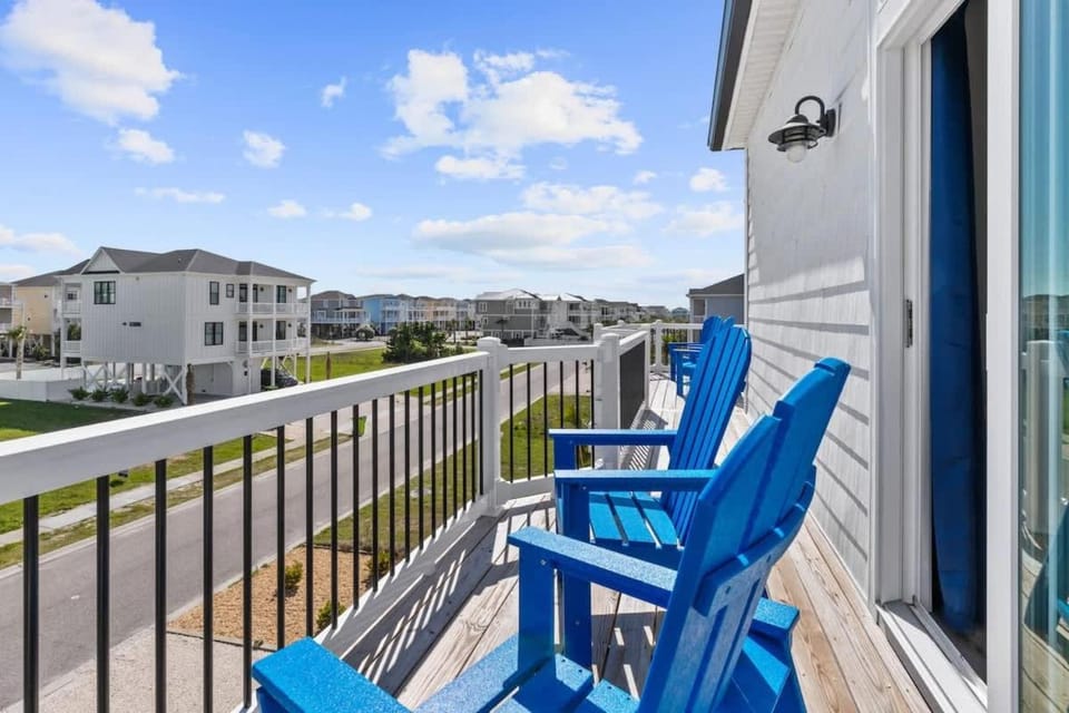 Coastal Sunset - private heated pool, spa, close walk to the beach House in Ocean Isle Beach