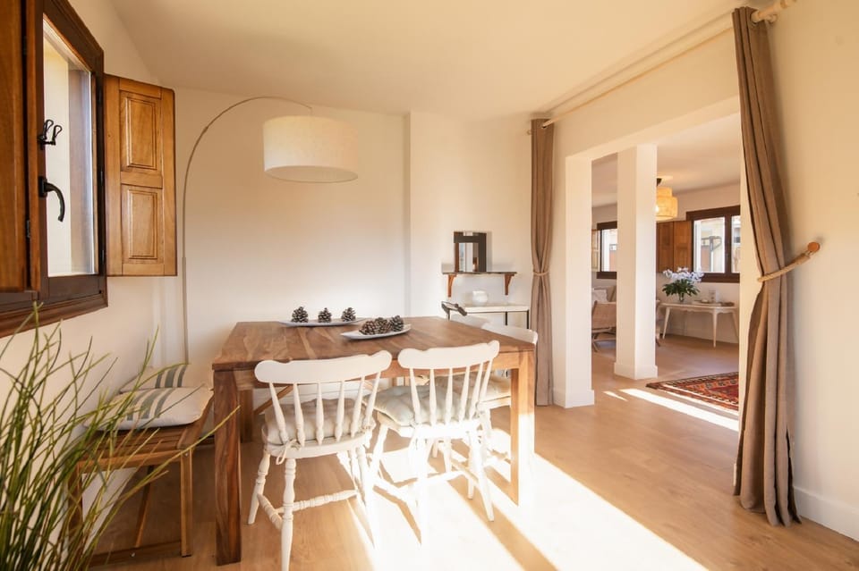 Living room, Dining area, Garden view