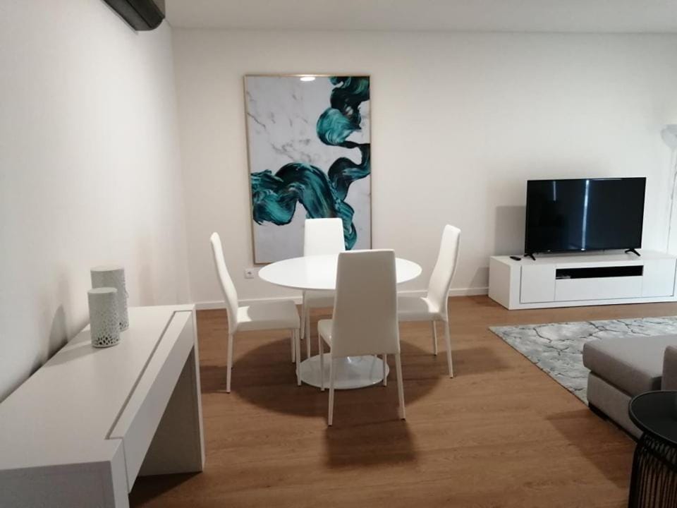 Communal lounge/ TV room, TV and multimedia, Living room, Dining area