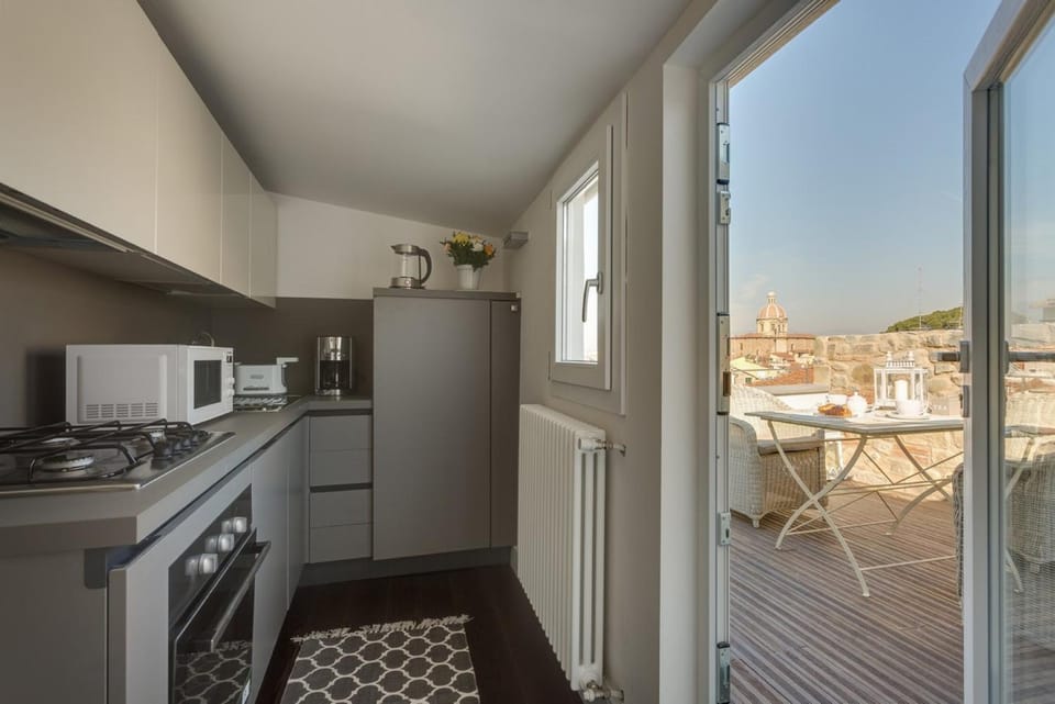 Kitchen or kitchenette