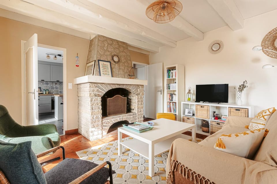 Property building, Living room