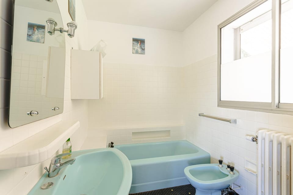 Bathroom, Living room