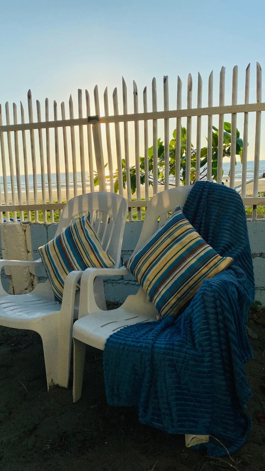 Seating area, Sea view, fireplace