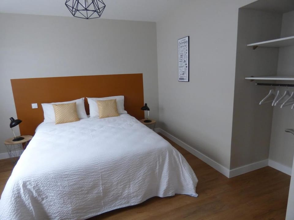 Bed, Bedroom