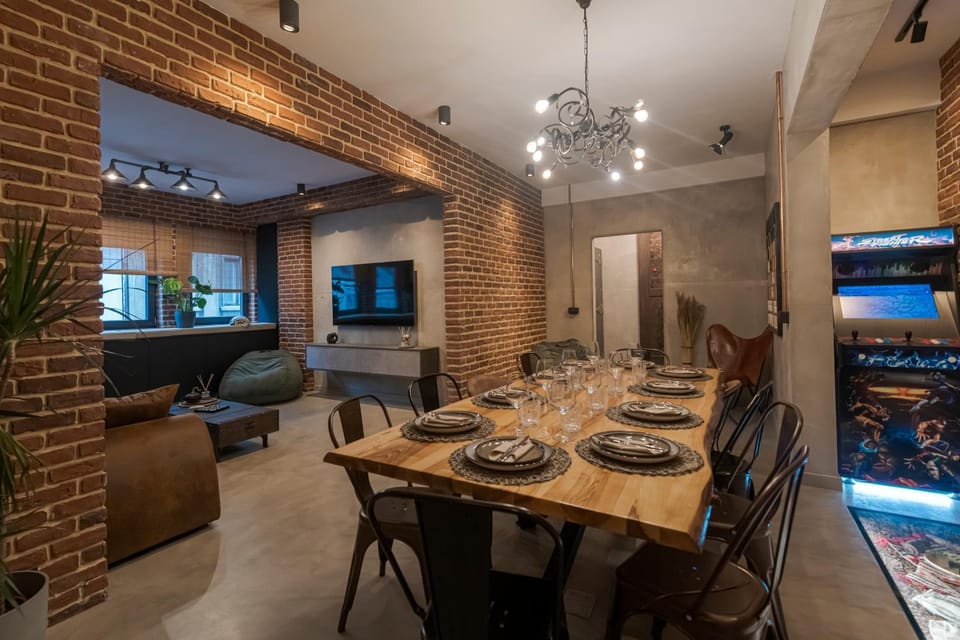 Living room, Dining area