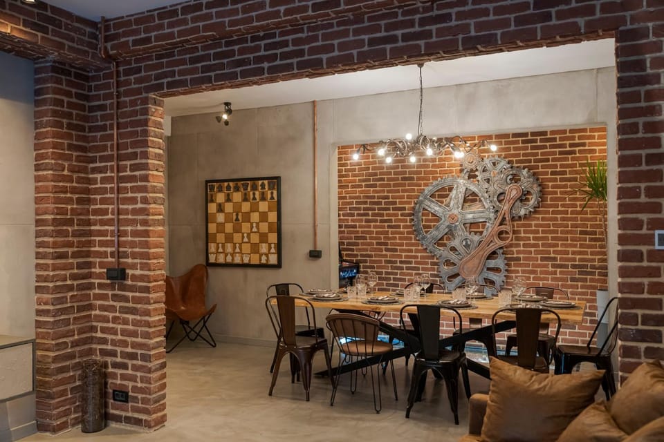 Seating area, Dining area