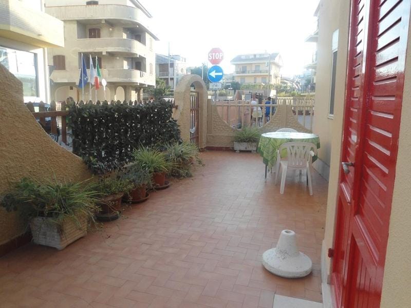 Appartamenti turistici di Gabriele 20 mt dal mare Apartment in Pineto