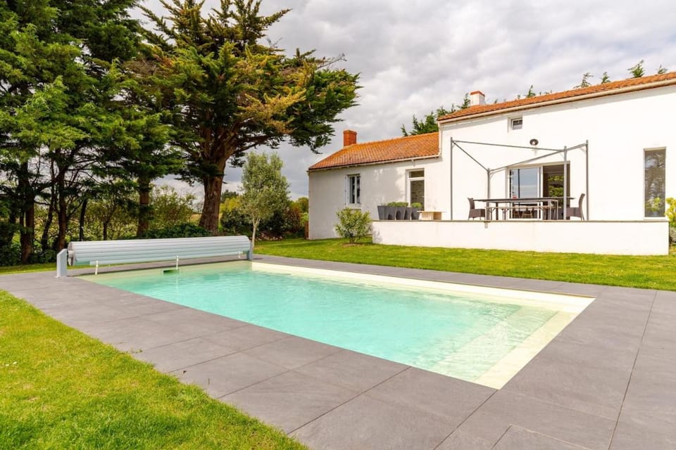 Demeure avec piscine House in Pays de la Loire