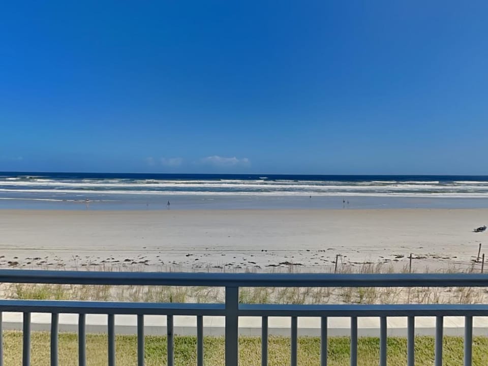 Trade Winds 31 Apartment in Crescent Beach