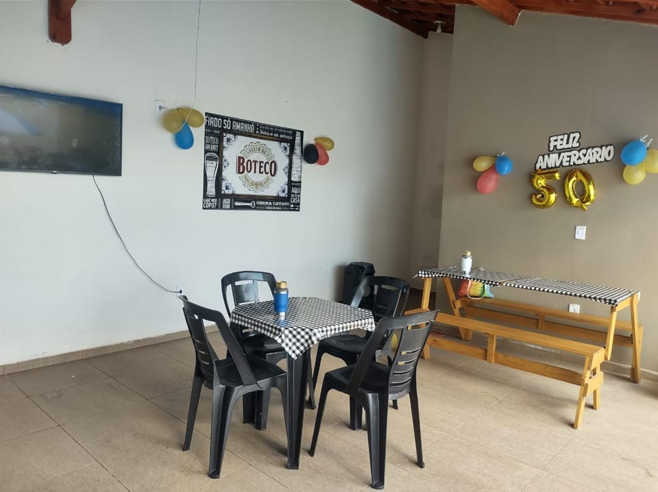 Área de lazer para confraternização para passar o dia das 9 as 21 horas House in Botucatu