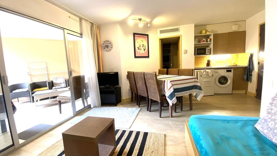 Bel appartement 2 chambres avec grande terrasse à 50m de la plage Apartment in Cannes