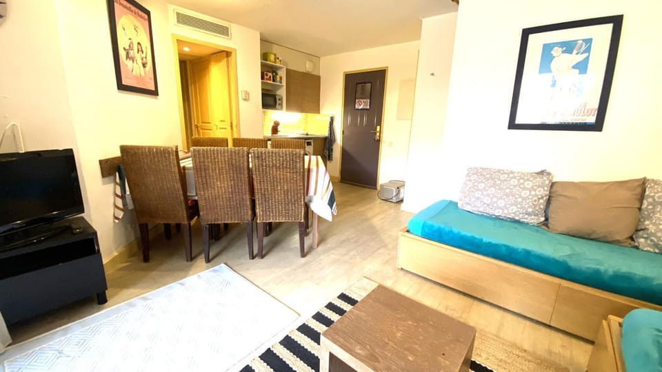 Bel appartement 2 chambres avec grande terrasse à 50m de la plage Apartment in Cannes