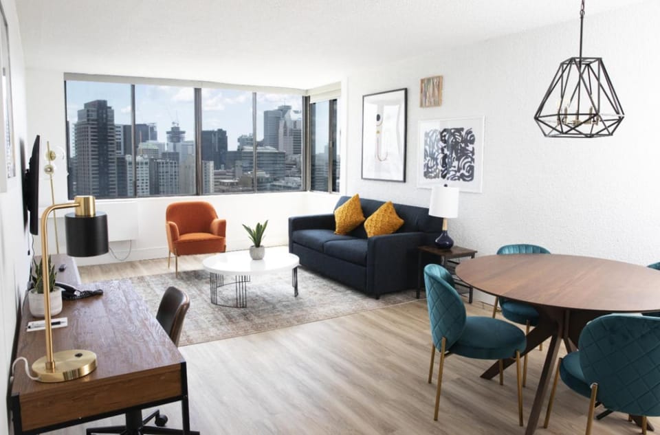 LaCité Apartments Modern Comfort Close to Downtown Montreal Apartment in Montreal