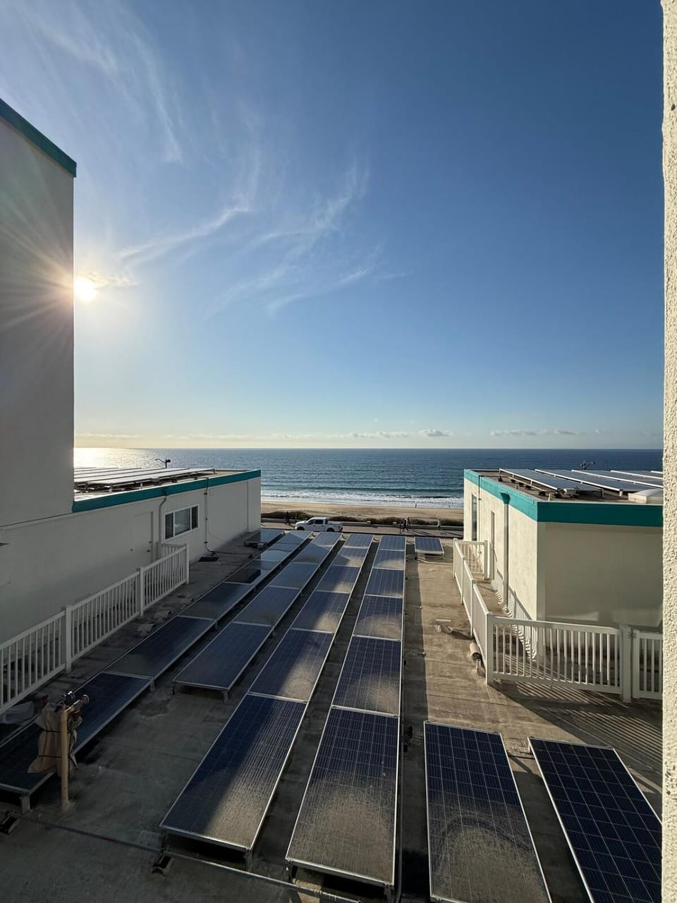 Oceanfront 1 BR Oasis w Parking & Pool 107 Apartment in Redondo Beach