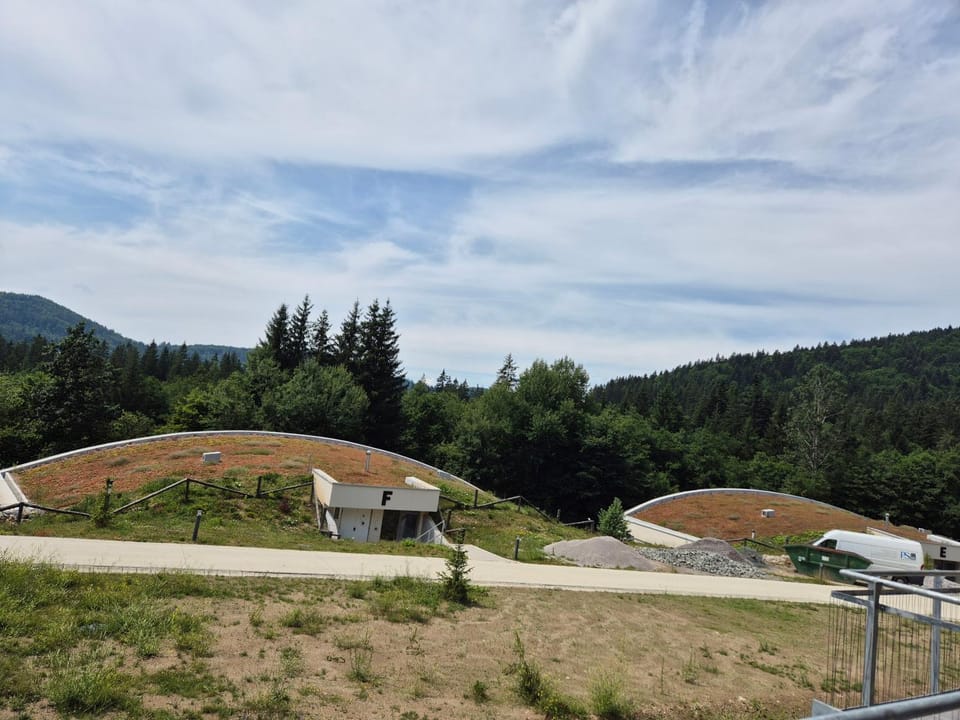 Neighbourhood, Natural landscape, Garden, Mountain view